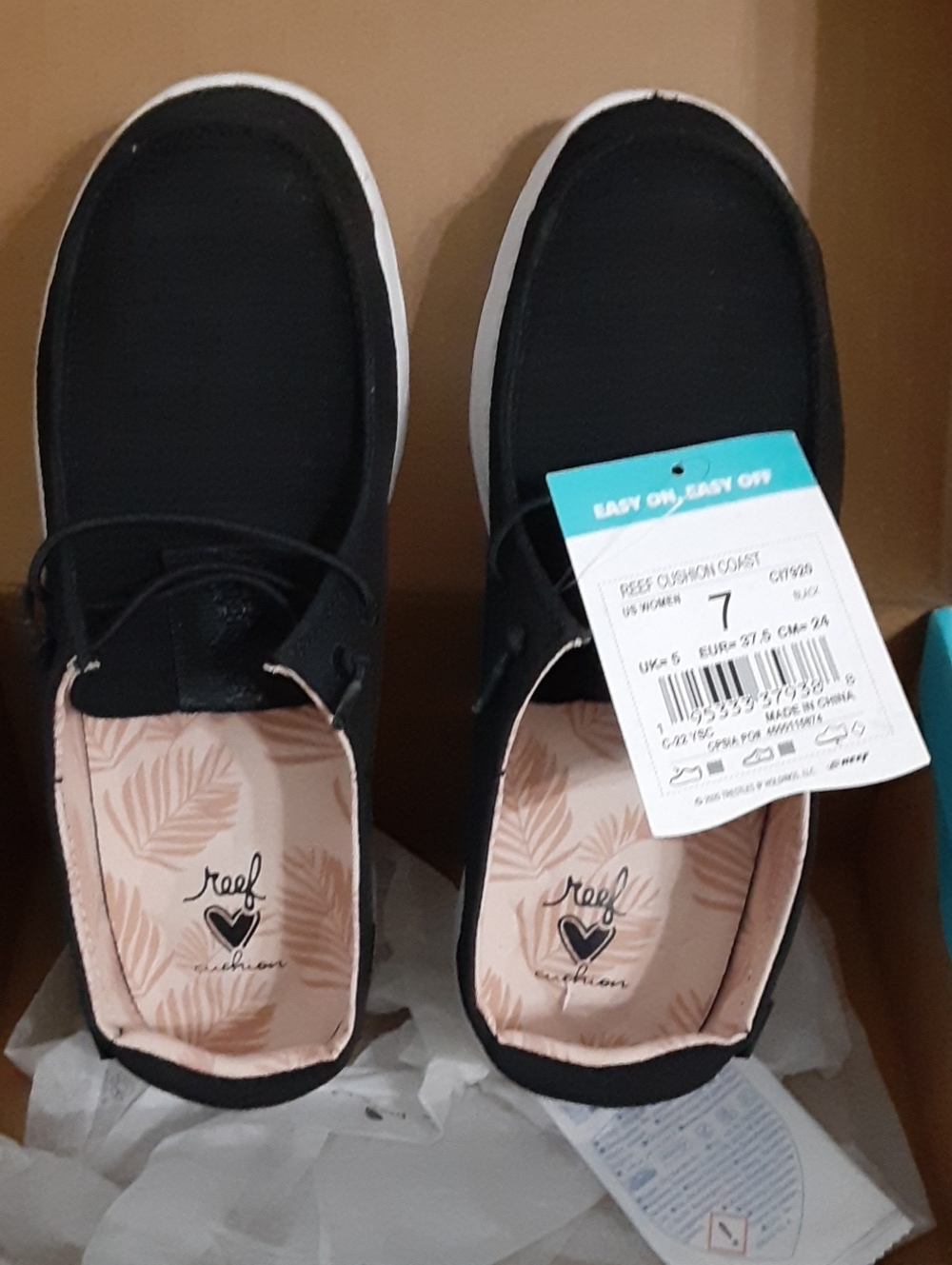 Reef  Women's Black Slip-On  with Light Pink Insole Size 7 New Never Worn